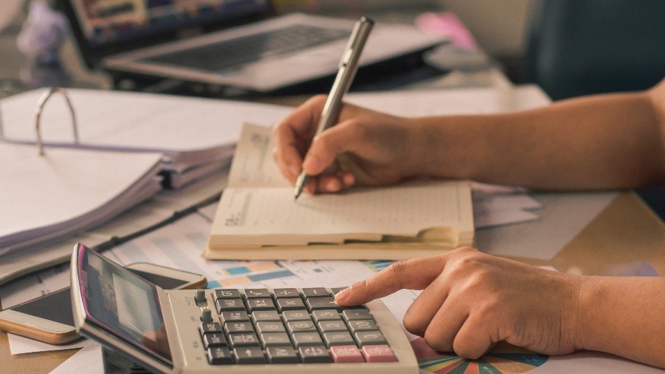 Calculadora y documentos para hacer la declaración de la renta